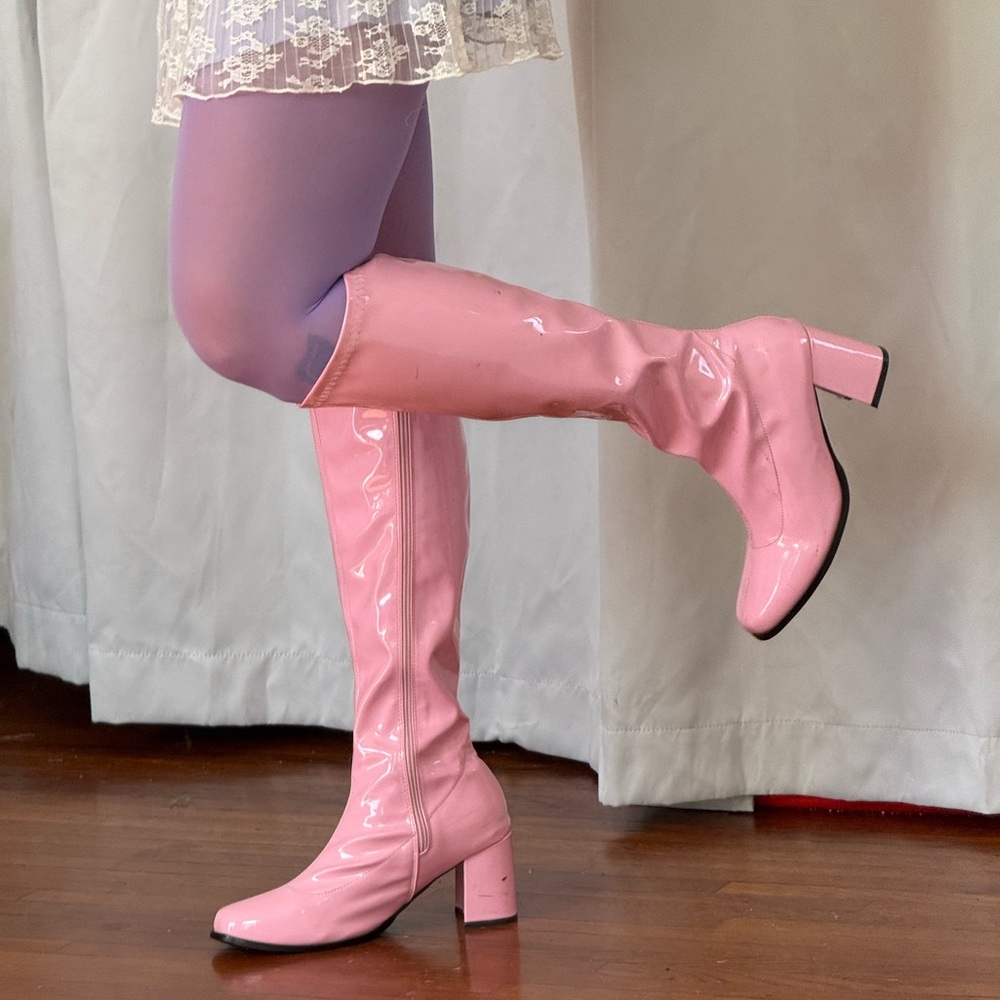 𓆩♡𓆪 Zig Zag Goods Pink Patent Go-Go Boots 𓆩♡𓆪